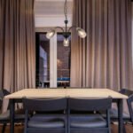 Lampă cu suspensie metal negru mat, sticlă fumurie colorată, metal lemn optic închis, cablu PVC negru, ø: 470mm, I: 1200mm, excl. 3x E14 25W 230V