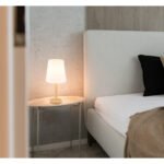 Lampă de masă metal aspect lemn, textil alb, cablu PVC negru, comutator basculant pe cablu, ø: 200mm, H: 450mm, lungime cablu 1500mm, excl. 1x E14 25W 230V
