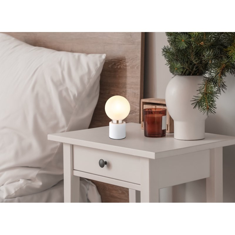 marka-21003wn-g27973-6 Lampă de masă din metal alb mat, metal nichel mat, sticlă alb, satinată, întrerupător pe cablu, ø: 150mm, I: 245mm, lungime cablu 1500mm, excl. 1x E14 25W 230V - imagine 1