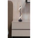 Lampă de masă metal negru mat, aluminiu întunecat cu efect de lemn, plastic opal, cablu PVC negru, comutator basculant pe cablu, ø: 155mm, H: 493mm, lungime cablu 1800mm, incl. LED 12.5W 230V, sursă 1380lm, ieșire 540lm, 3000K