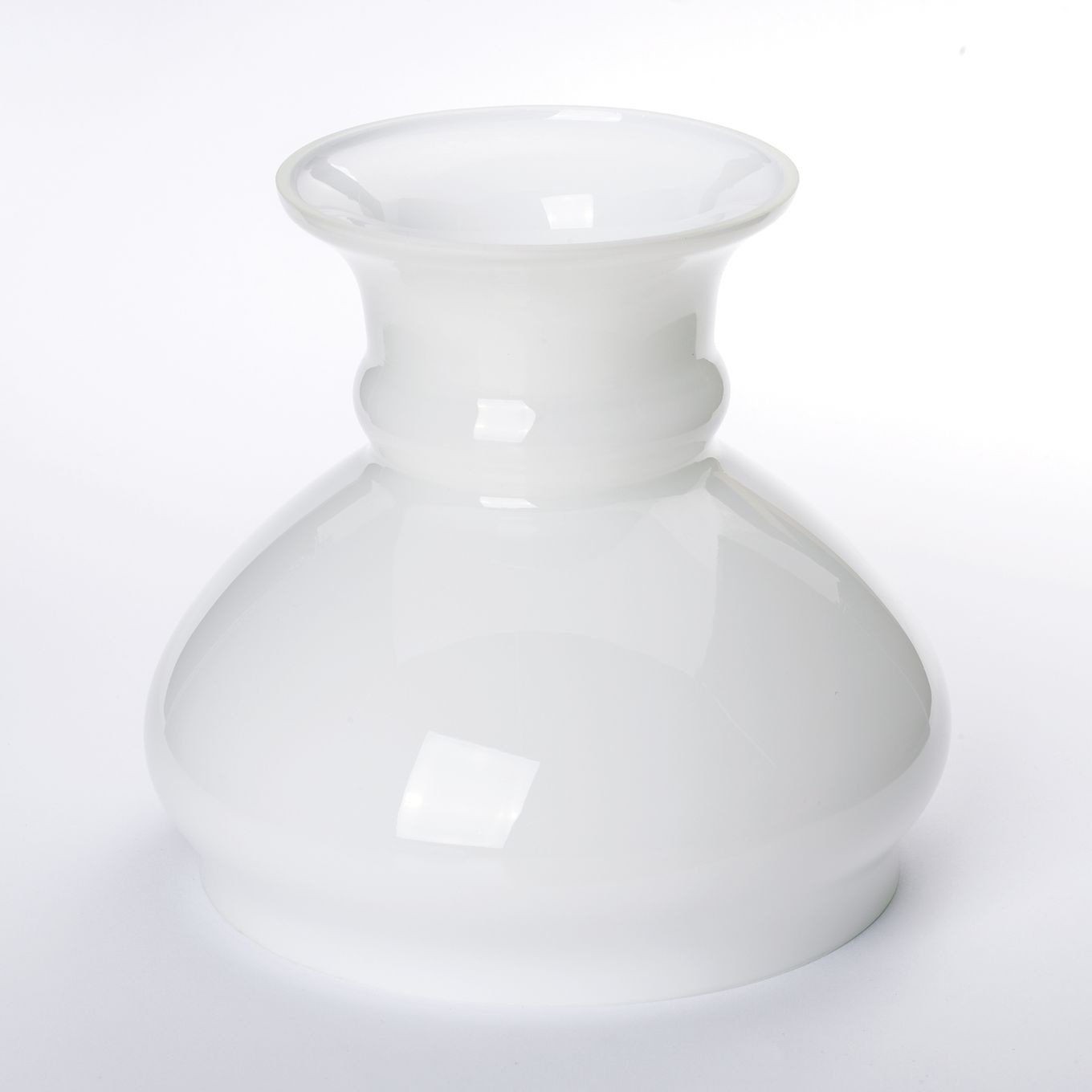 2cb2d073-4165-47f8-b3d0-63358a48c591 Abajur Lampa Opalina Sticla Groasa tip Vaza Alb, Inaltime 130mm, Diametru 185mm, Gaura sus 110mm, Gaura jos 145mm, Finisaj Opal-lucios ORION - imagine 1