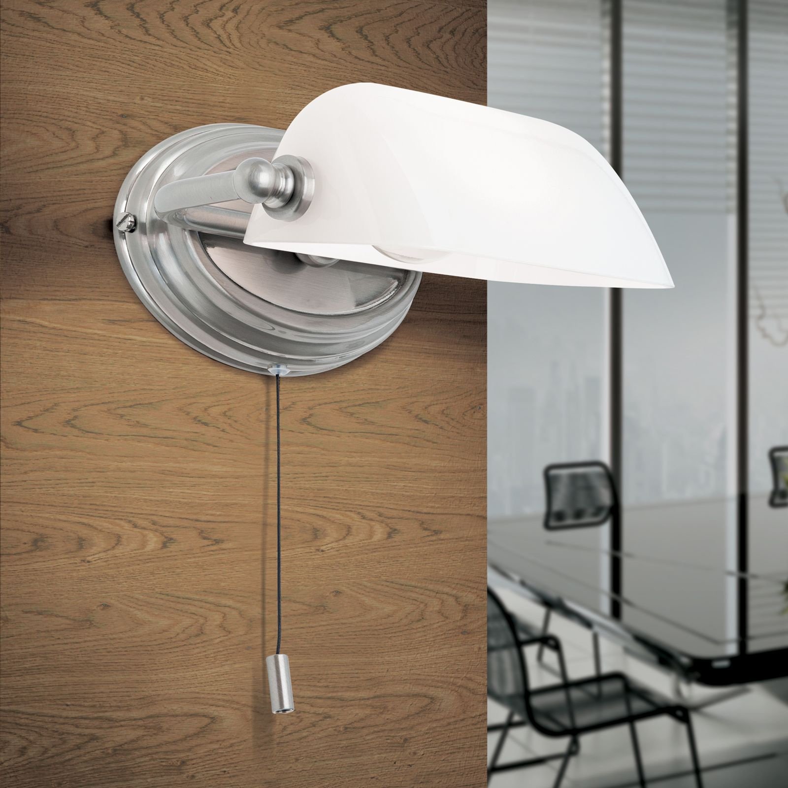 5c727730-c92b-4861-8305-314984a99d24 Lampa de perete HARVARD, Baza soclu alama solida, Nuanta crom satinat, Abajur de sticlă opal alb lucios, Comutator cu snur de tragere, E14, 40W, Inaltime 32cm ORION - imagine 1