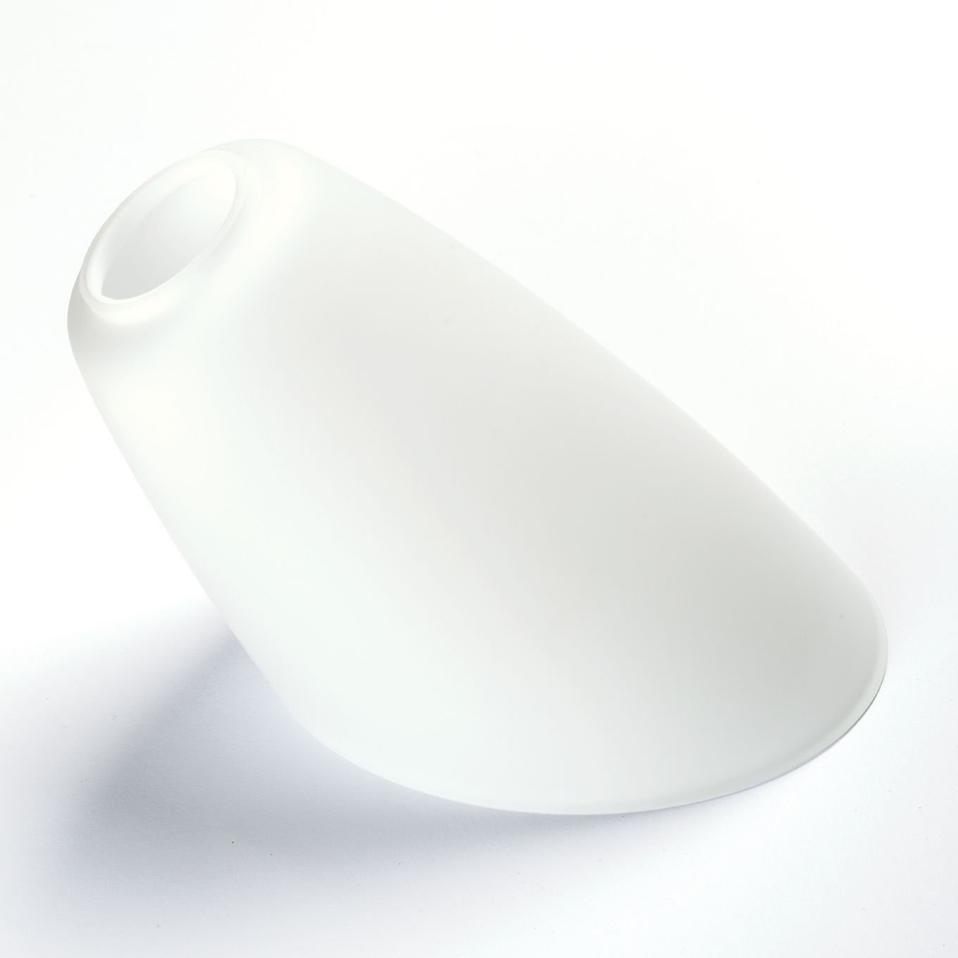 9cb5f05e-4892-4530-8792-1255285c8f87 Abajur din Sticlă Groasa Opal, Diametrul 95-115mm, Înălţime 160mm, Finisaj Opal-mat, Orificiu 30mm ORION - imagine 1